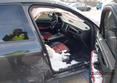 2018 Porsche Macan from USA, damaged, VIN WP1AA2A56JLB05163